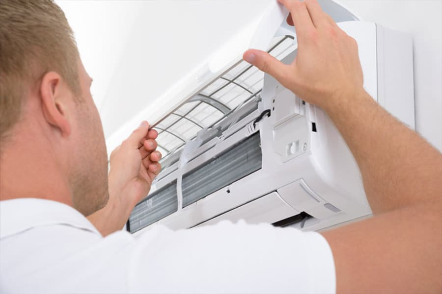 Split system air conditioning system installation in Dubbo