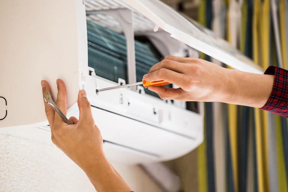 Read more about the article Air Conditioner Stopped Working – Repair Or Replace?