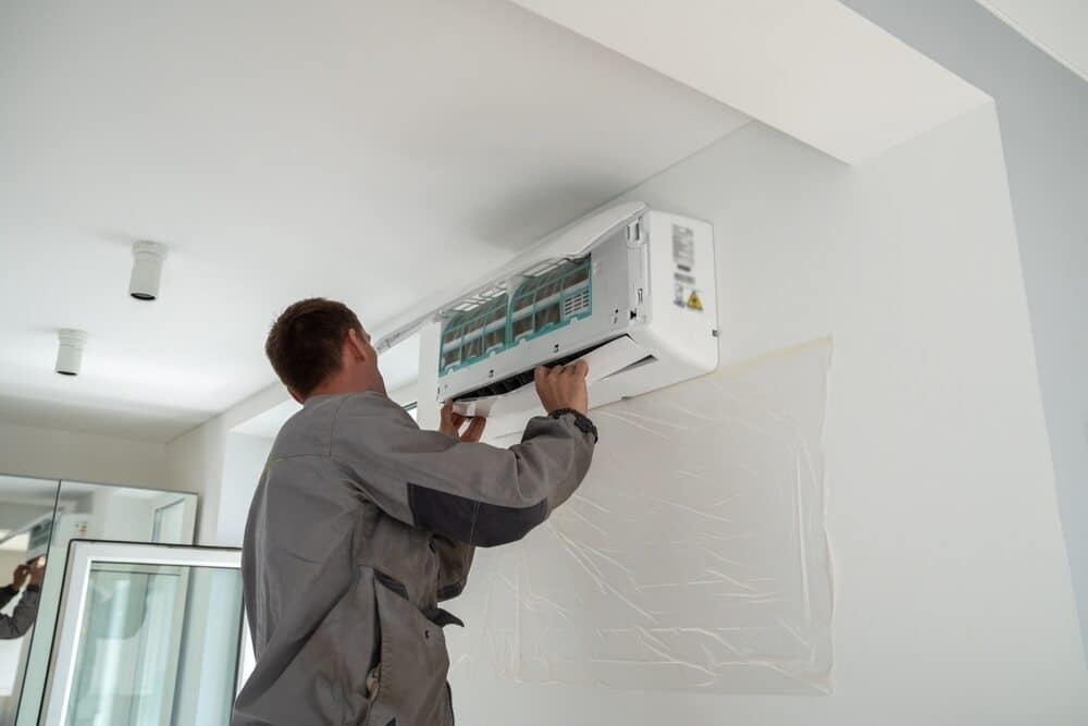 Read more about the article When to Call an Emergency AC Repair Technician